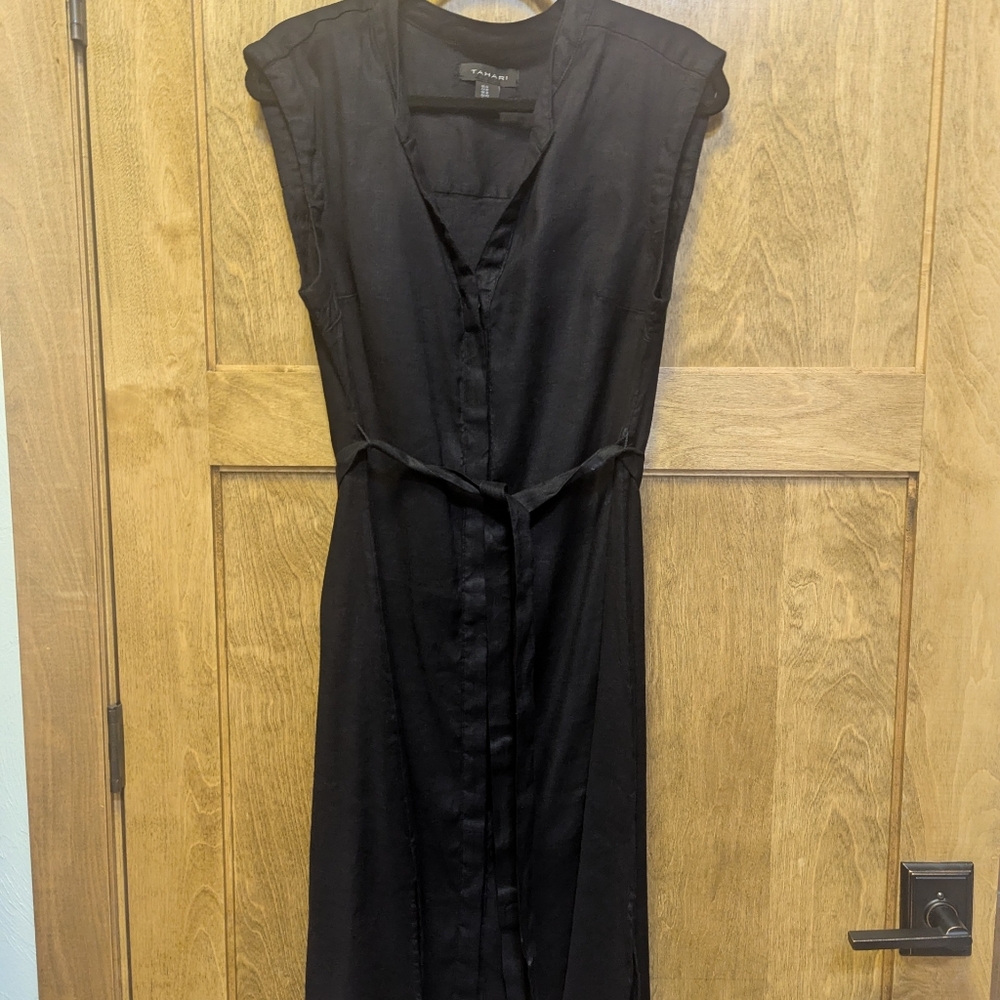 Tahari Black Sleeveless Dress, Size 12, Slimming
